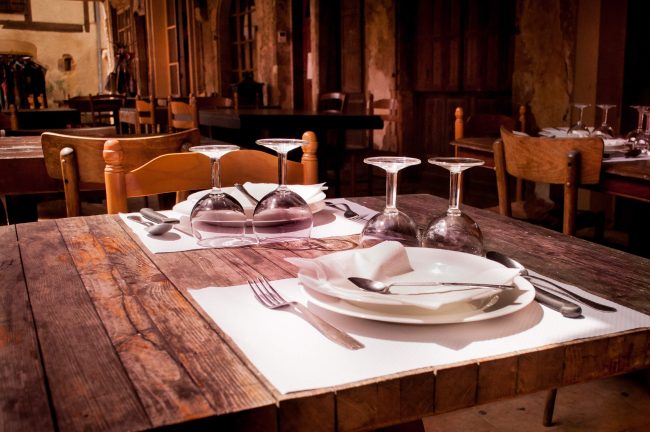 picture of a dining table set at a restaurant for pubs and hotels insurance by protect commercial