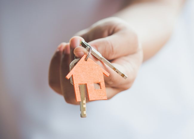 picture of a set of keys with a house key ring on them for landlord portfolio insurance by protect commercial